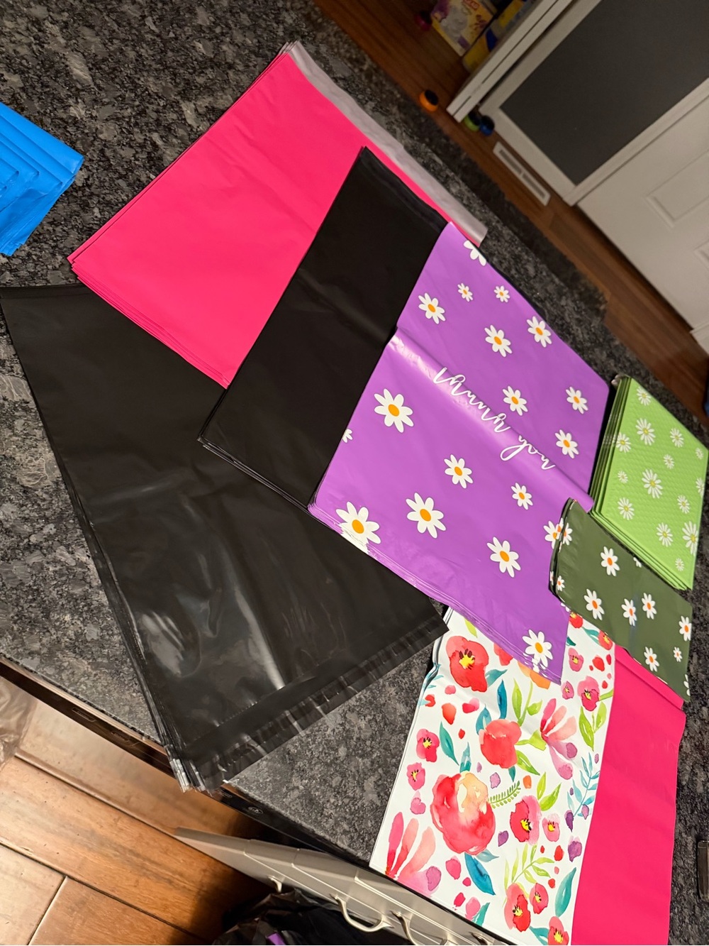 Bundle of 75 Poly Mailers Various Styles & Sizes FLORAL Purple Green Pink Black - Picture 7 of 9